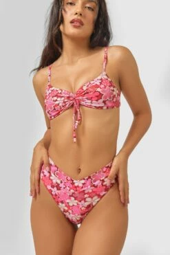 Sophia Scrunched Top / Surfer Girl '94 -BLACKBOUGH SWIM Sales Coconut Girl Surfer girl Sophia Valentina 12 ce61f9e2 d234 43b0 b103 42d233b1b3c1 1